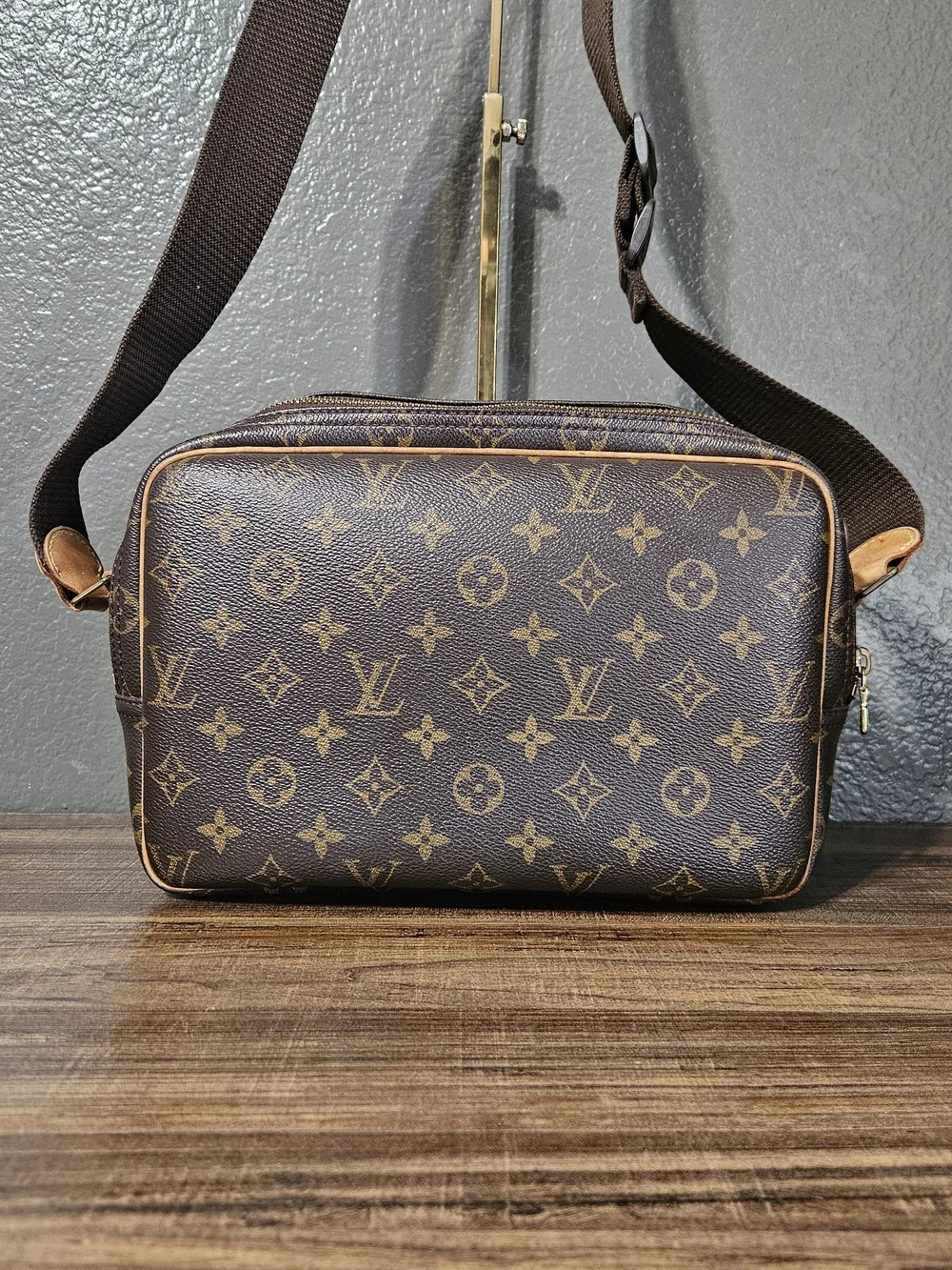 Authentic Louis Vuitton Reporter PM Crossbody Monogram Canvas
